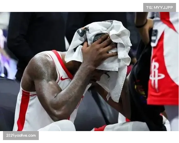 申京与裁判冲突遭驱逐，乌度卡抗议同被罚离场